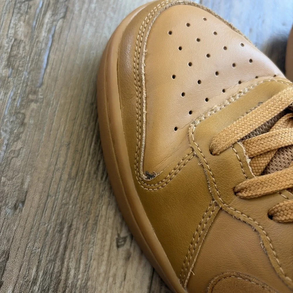 Nike Boys Court Borough Mid Wheat‎ Tennis Shoes Athletic Brown Camel  Size 7 Y